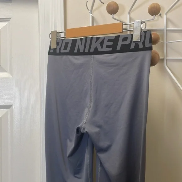 Nike Pro - Athletic Leggings - Grey / Black - XS - Picture 7 of 13